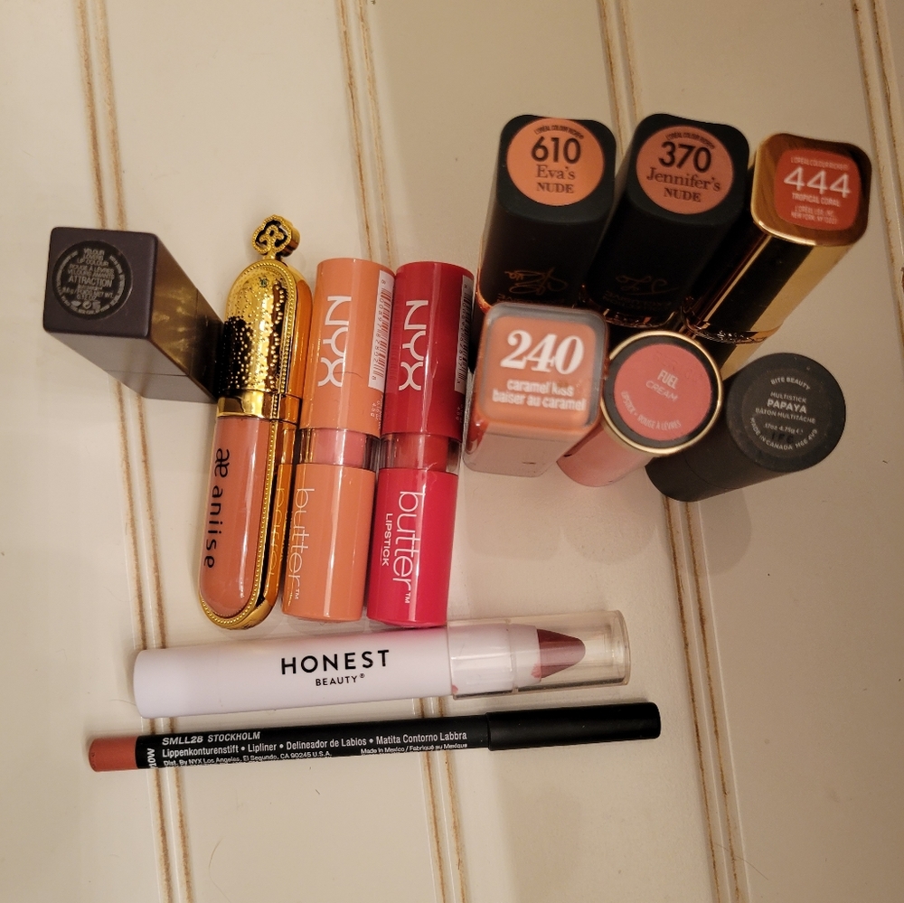 Lipstick/Liner lot